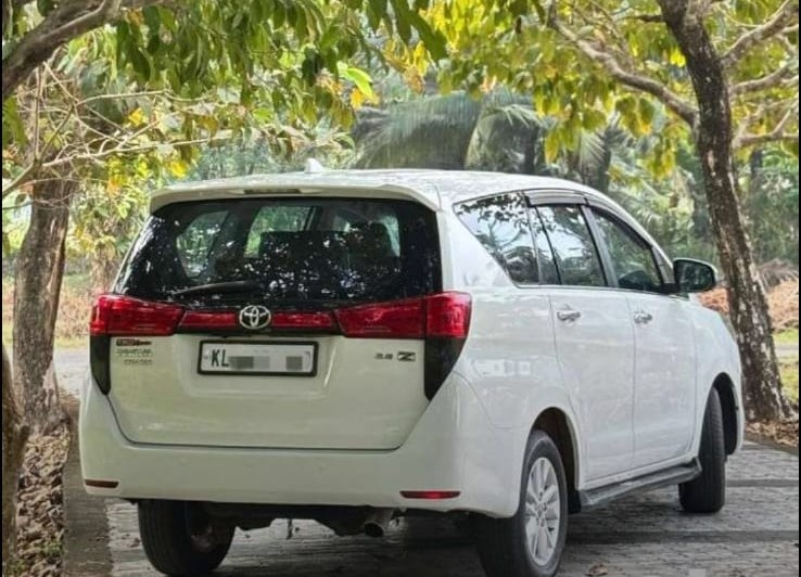 Innova Crysta Exterior